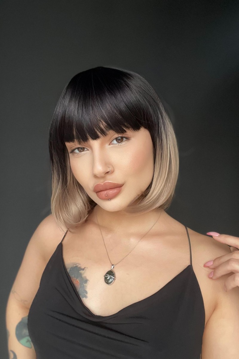 Kısa Küt Perçemli Bob Pedikal Peruk Kanser Kemoterapi uygundur Siyah Küllü Gri