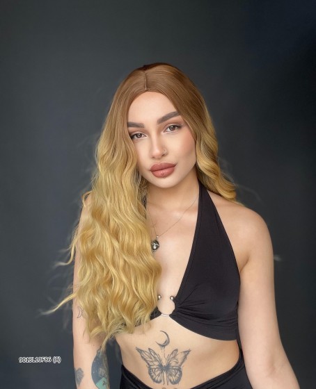 Doğal Su Dalgalı Uzun Perçemsiz Tepe kısmı deri Fiber Peruk Ombreli