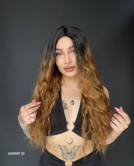 Doğal Su Dalgalı Uzun Perçemsiz Tepe kısmı deri Fiber Peruk Siyah Kahvereni