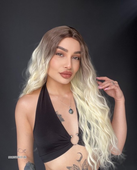 Doğal Su Dalgalı Uzun Perçemsiz Tepe kısmı deri Fiber Peruk Rus Kumral Ombreli