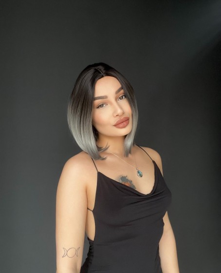 Perçemsiz Bob Kesim Tepe Kısmı cilt görünümlü Medikal Peruk Siyah Gri