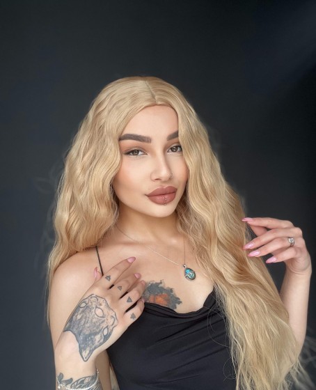 Wag Dalgalı Medikal üst kısmı cilt görünümlü Medikal peruk Rus Sarısı