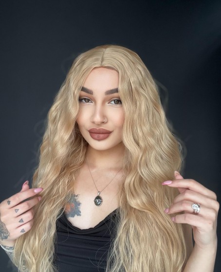 Wag Dalgalı Medikal üst kısmı cilt görünümlü Medikal peruk Rus Sarısı