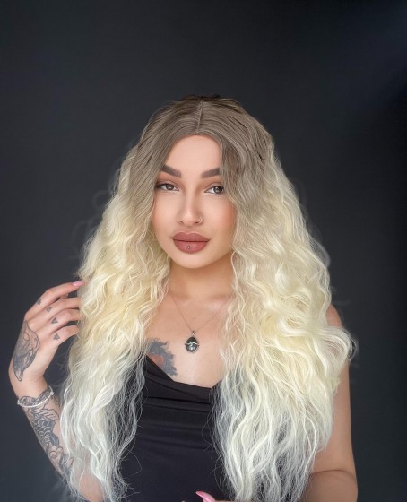 Wag Dalgalı Medikal üst kısmı cilt görünümlü Medikal peruk Küllü Kumral Ombreli