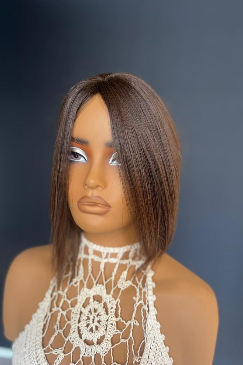 Tepe kısmı cilt görünümlü sabit ayrımlı Gerçek saç tepelik (Kahkül kesilebilir) cilttepeCi1