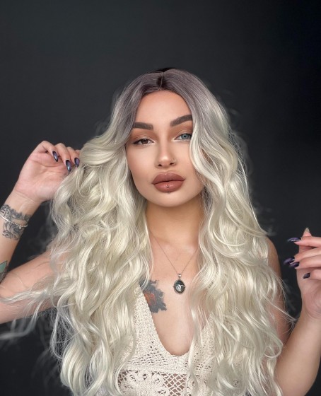 Doğal Dalgalı görünüme sahip Tül tepeli peruk