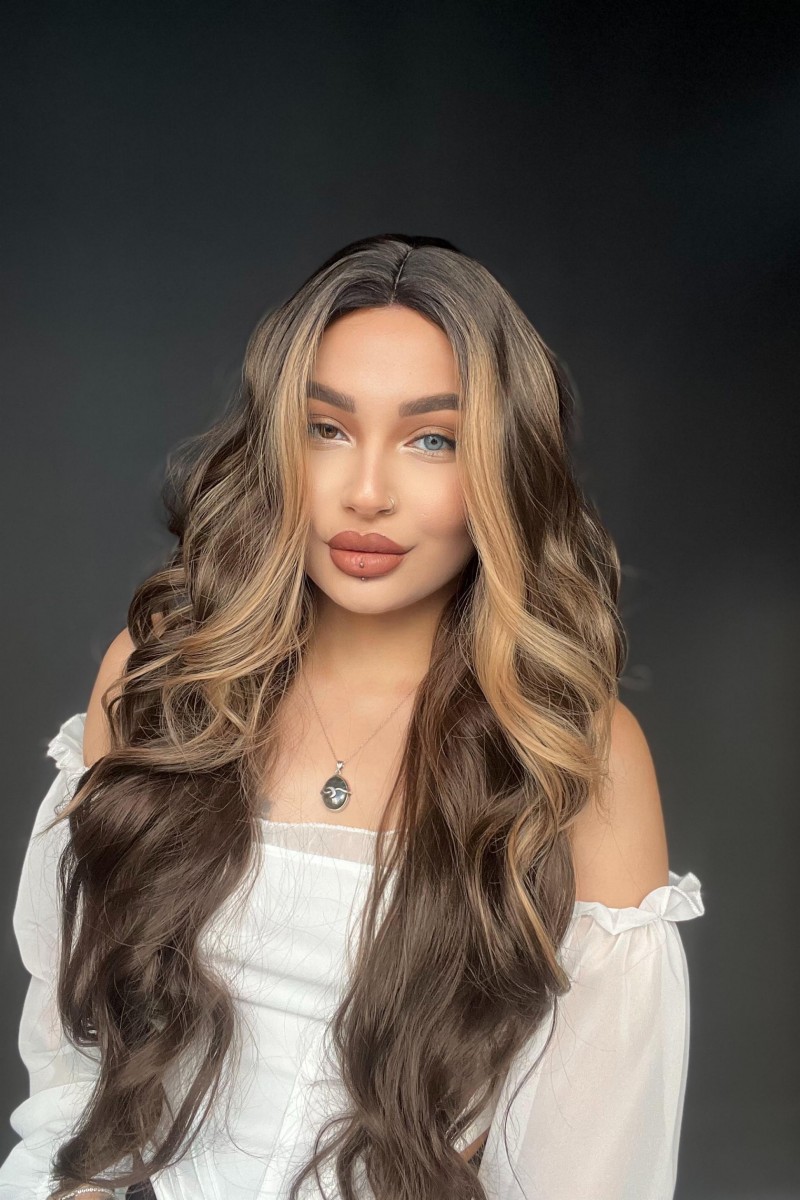 Kahverengi Kumral Doğal Dalgalı Tül peruk