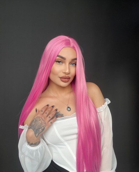 Pembe uzun tül peruk