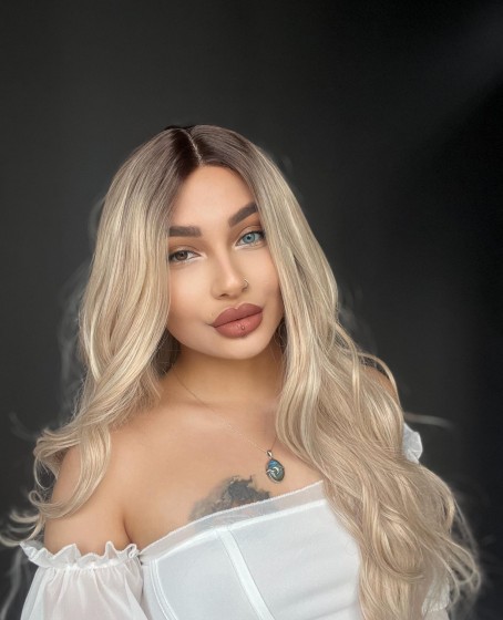 Kumral ışıltılı Tül peruk Doğal görünümlü Fiber peruk