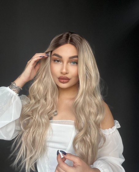 Kumral ışıltılı Tül peruk Doğal görünümlü Fiber peruk