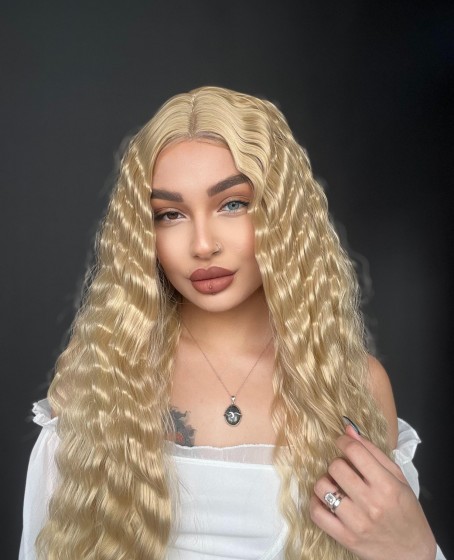 Wag dalgalı peruk modelimiz Sarı tül peruk