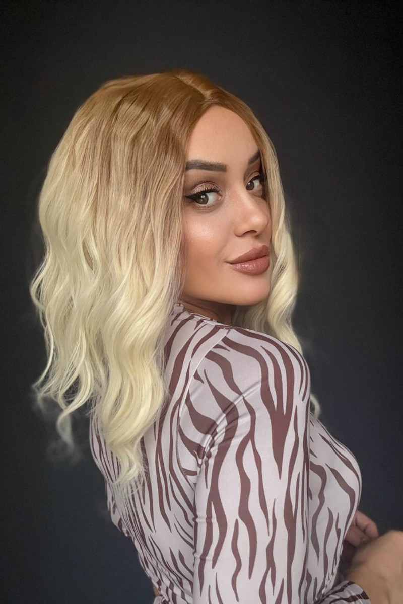 Küt Bob Kesim Tepe kısmı cilt görünümlü medikal peruk