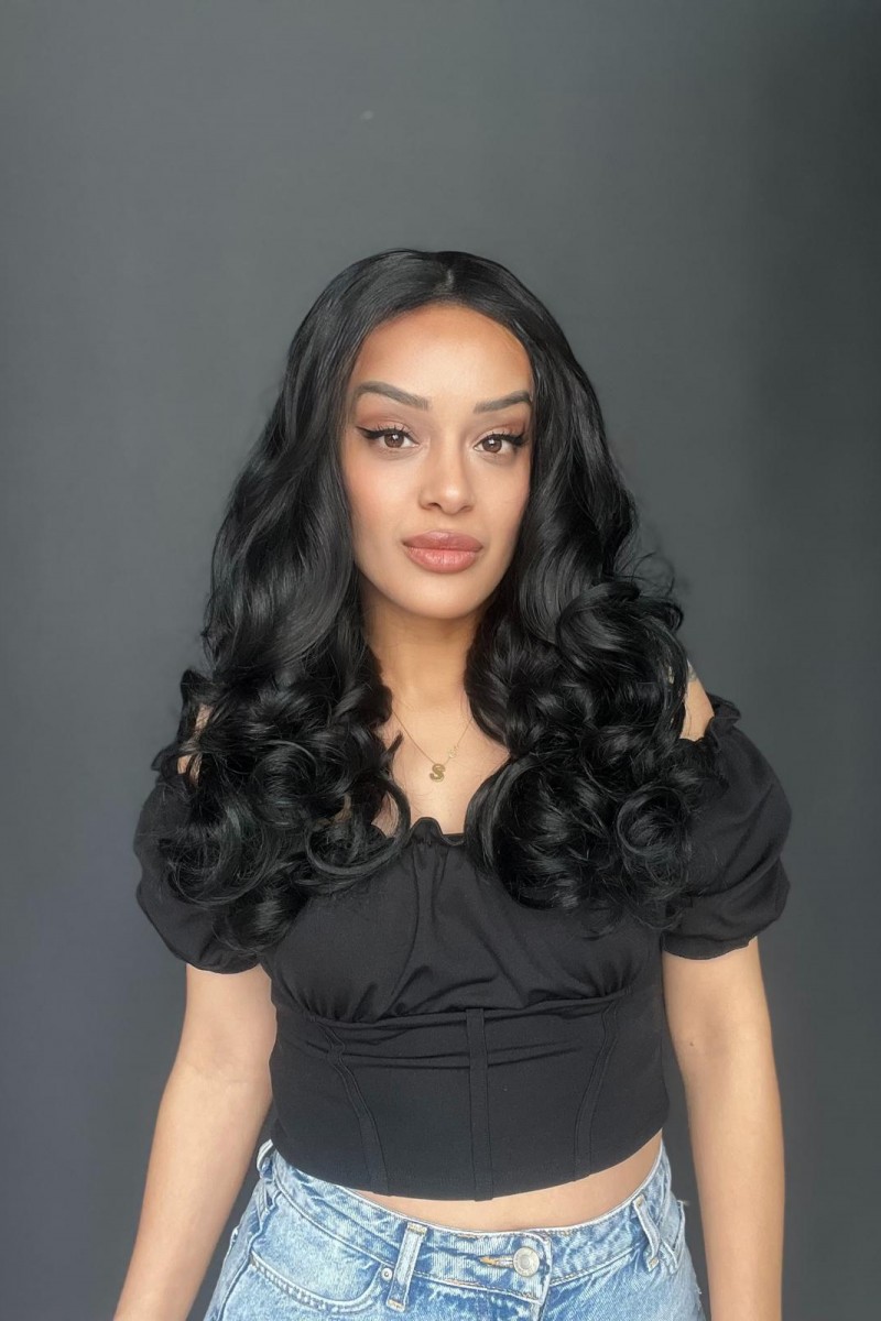 Siyah Bebek Saçlı Dalgalı Fiber Sentetik Tül Peruk (Tam tül peruk heryöne ayrımlı)