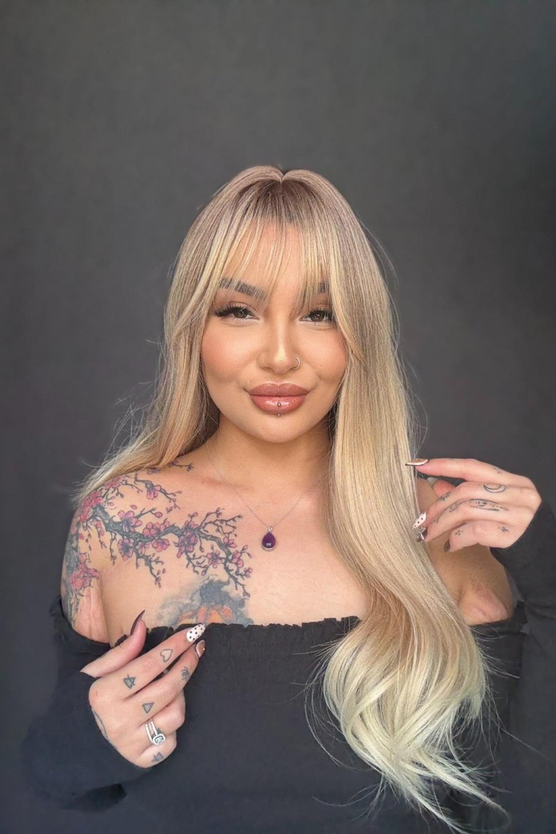 Röfleli Ombreli Tepe Kısmı cilt görünümlü Perçemli Medikal Peruk Özel Koleksiyon