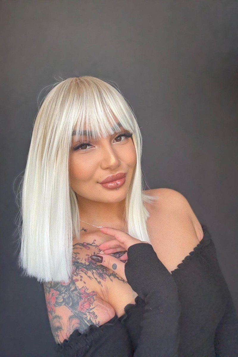 Platin küt kesim perçemli düz kesim Medikal Peruk Özel Koleksiyon