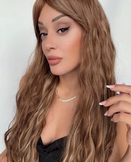 Akdeniz Balyajı Işıltılı uzun doğal dalgalı Medikal peruk