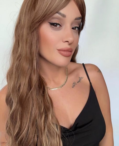 Akdeniz Balyajı Işıltılı uzun doğal dalgalı Medikal peruk
